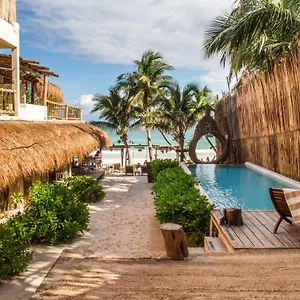 Dune Boutique Located At The Party Zone (adults Only) México